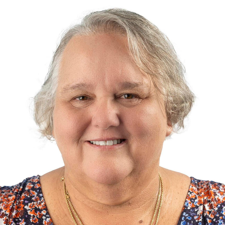 Headshot of Donna teague